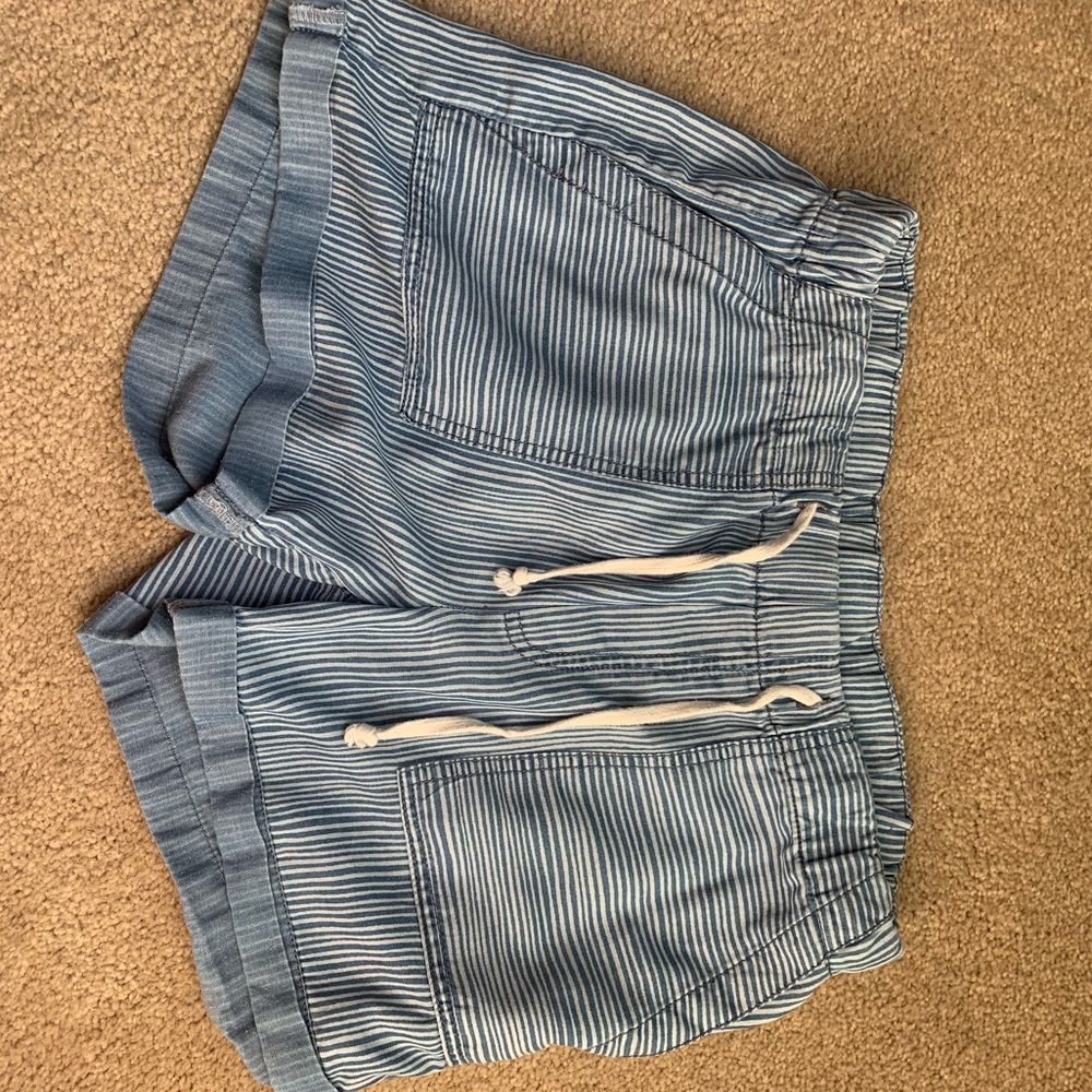 Flowy striped shorts